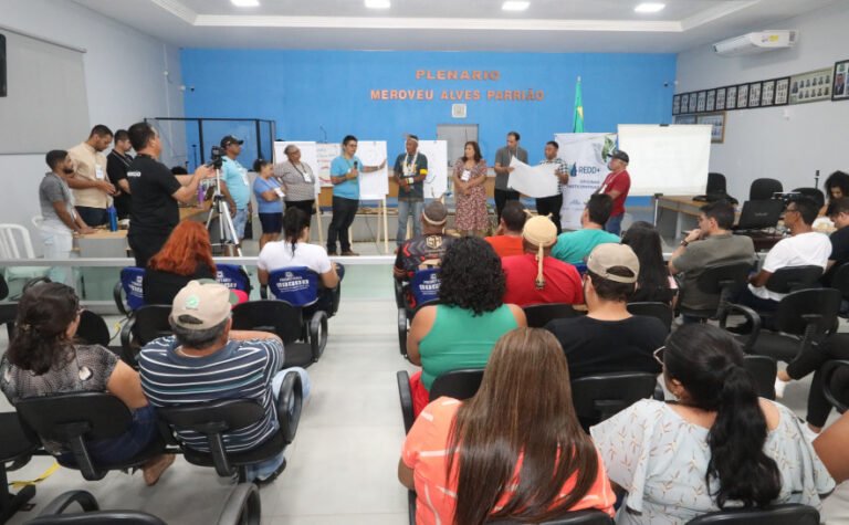Participantes da Oficina Participativa em Sandolândia receberam certificados - Foto: Ascom Semarh