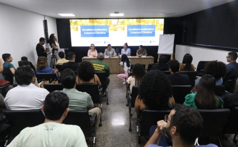 Evento reuniu profissionais da comunicação, estudantes e gestores públicos no auditório da Semarh. - Foto: Manoel Junior/Governo do Tocantins